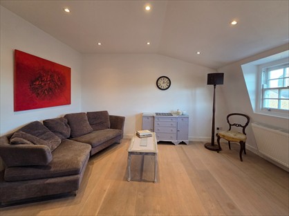 1 Bed Flat, Kennington Road, SE11