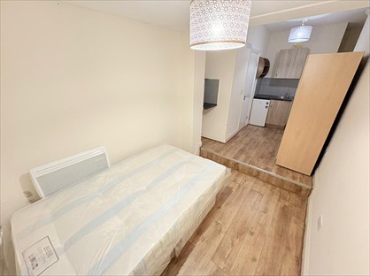 Studio Flat, Sydney Road, SE2