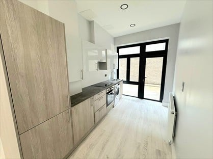 2 Bed Flat, Western Road, RM1