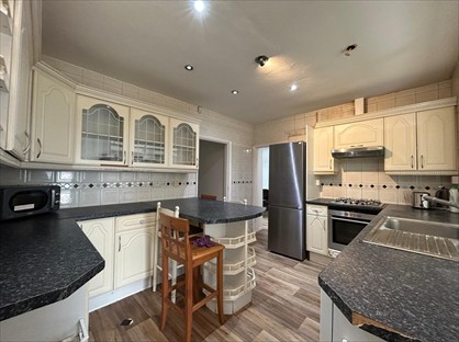 5 Bed Bungalow, Fern Lane, TW5