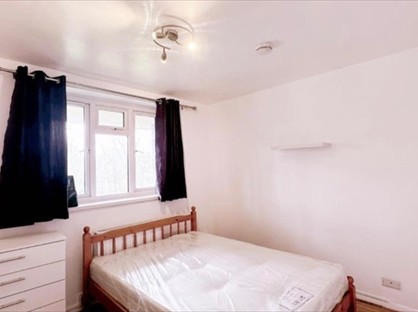 Room in a Shared Flat, Wharncliffe House, SW15