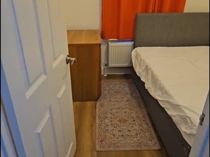 Room in a Shared House, The Highway, HA7