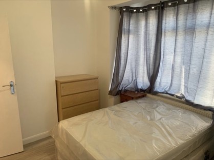 Room in a Shared House, Fernlea Road, CR4
