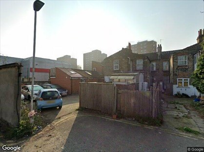 2 Bed Flat, Romford Road, E12