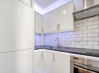 1 Bed Flat, St. Lukes Road, SL6