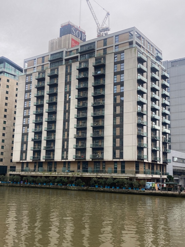 London - 1 Bed Flat, Discovery Dock Apartments West, E14 - To Rent Now ...