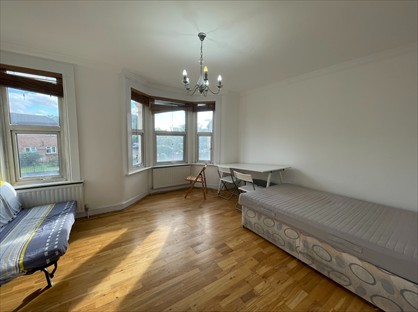 3 Bed Flat, Forest Road, E17