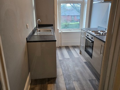 2 Bed Flat, Savile Park Road, HX1