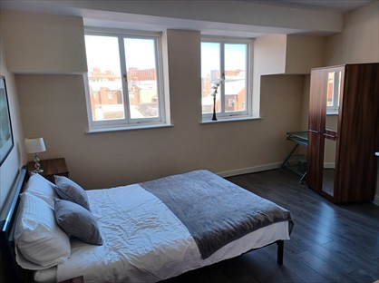 Bedsit, Percy St, ST1