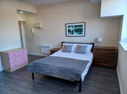 Studio Flat, Percy St, ST1