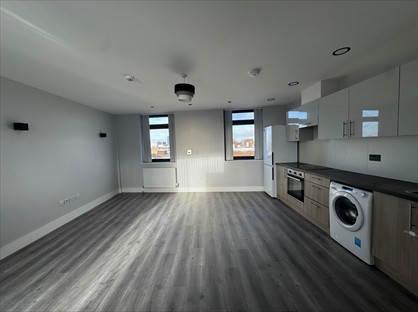 1 Bed Flat, Reston House, RM1