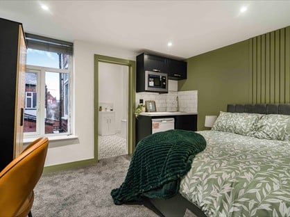 6 Bed Terraced House, Roscoe Street, SK3