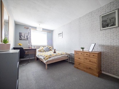 Room in a Shared House, Linklater Path, PO1