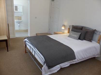 Room in a Shared House, London Road, ST4