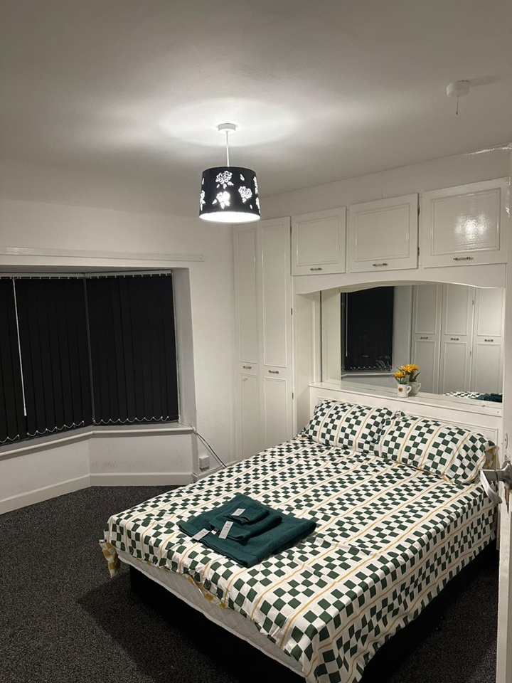 Bolton - Room in a Shared House, Moss Bank Way, BL1 - To Rent Now for £ ...