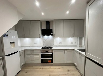 3 Bed Terraced House, Saville Crescent, TW15