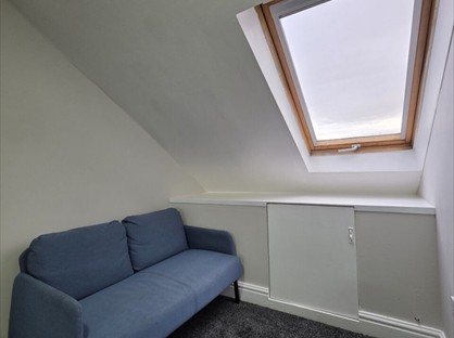 1 Bed Flat, Broadway, CF24