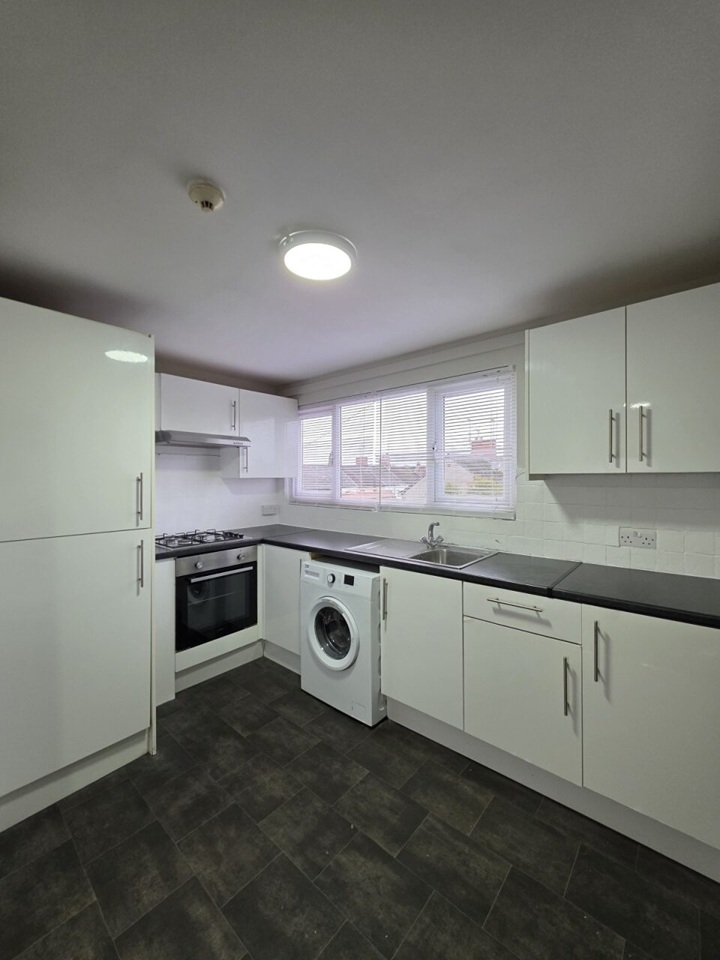Additional image 3 of 1 Bed Flat, Broadway, CF24, N1 7GU