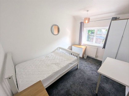 Room in a Shared House, Vineyard Road, B31