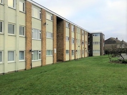 1 Bed Flat, Lapis Close, DA12