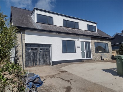 4 Bed Detached House, Nant Bychan, LL72