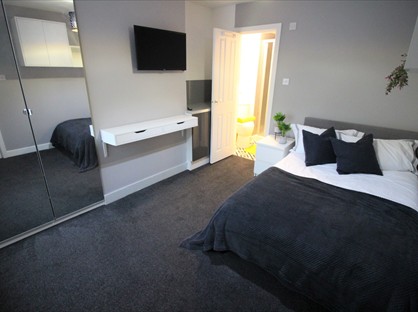 Room in a Shared House, Barton Road, M30