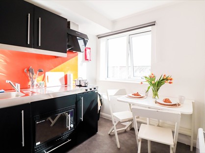 2 Bed Flat, St. Marys Road, SO14