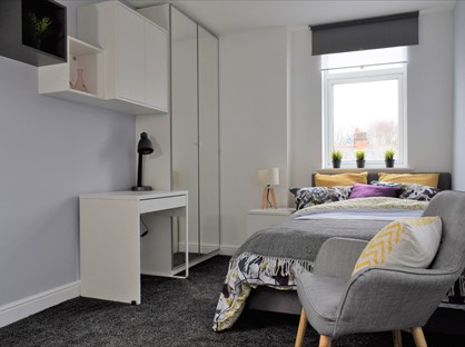 Room in a Shared House, Moorside Road, M27