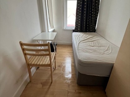 Room in a Shared House, Kingsway, HA9