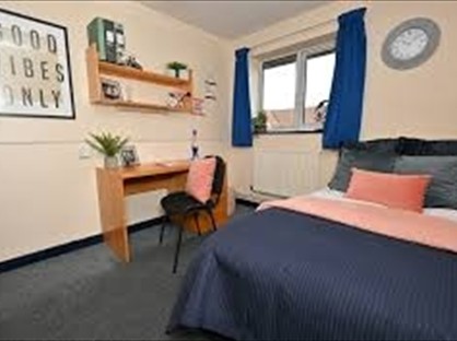 3 Bed Terraced House, Stanmore Drive, BL3