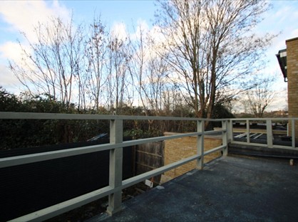 1 Bed Flat, Penge Road, SE25