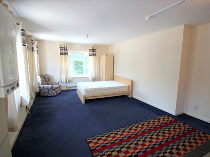 Studio Flat, Hind Grove, E14