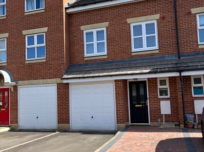 3 Bed Terraced House, Usher Close, MK42
