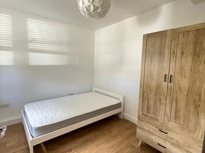 4 Bed Flat, Manitoba Court, SE16