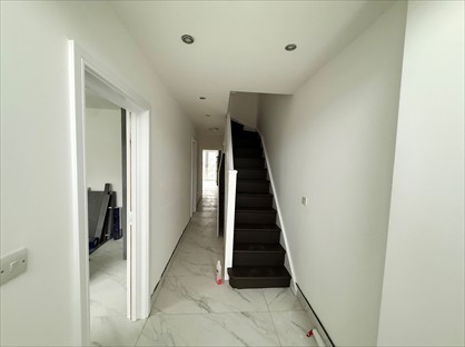 5 Bed Semi-Detached House, Lothian Avenue, UB4