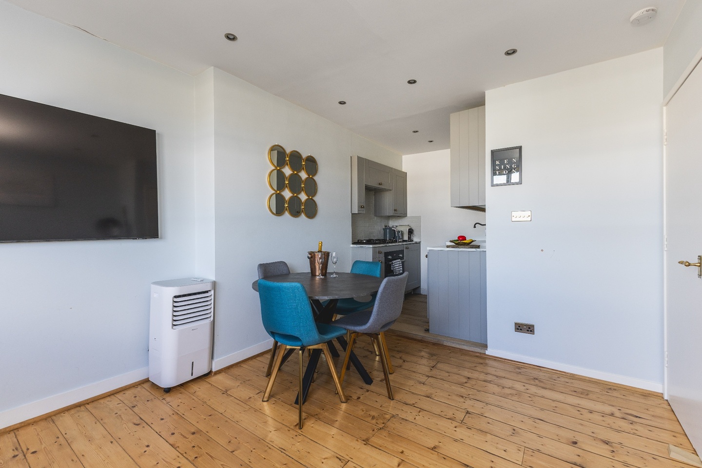 Additional image 2 of 1 Bed Flat, Sinclair Road, W14, N1 7GU