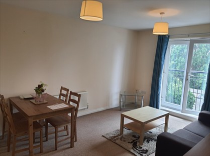 2 Bed Flat, Mater Close, L9