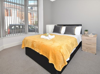 Room in a Shared House, Walthall Street, CW2