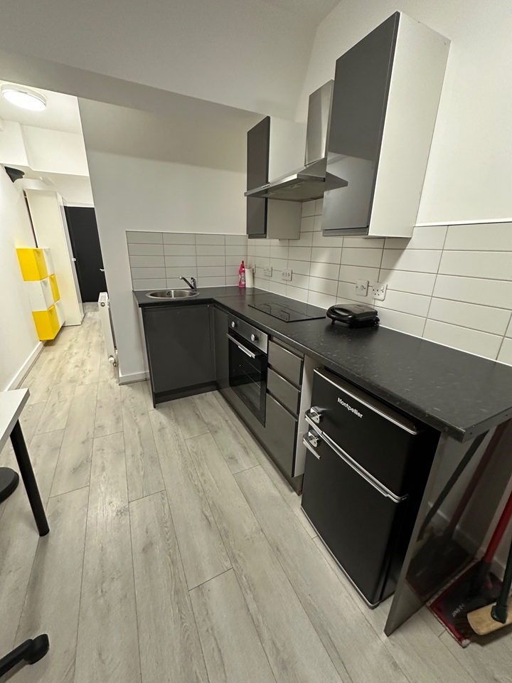 Additional image 2 of 1 Bed Flat, Sir Thomas Street, L1, N1 7GU