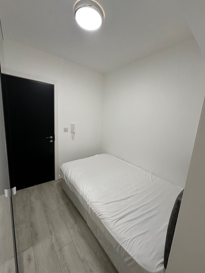 Additional image 6 of 1 Bed Flat, Sir Thomas Street, L1, N1 7GU