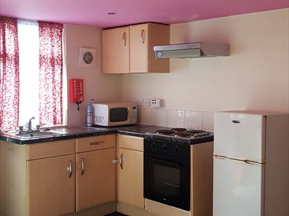 Studio Flat, Parkfield Row, LS11