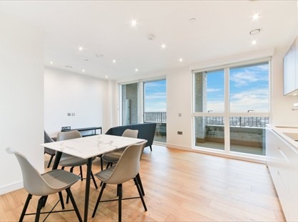 1 Bed Flat, Duval House, SW11