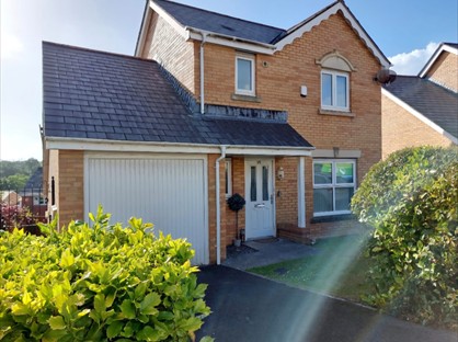 3 Bed Detached House, Llwyn Teg, SA5