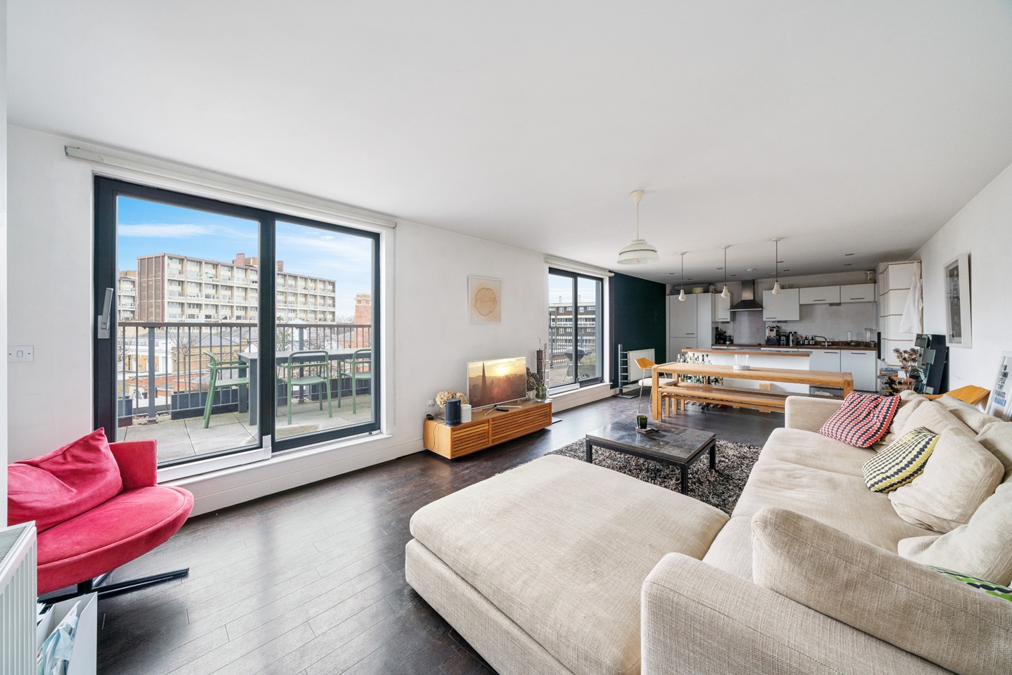 2 Bed Flat, Chapter House, E2 photo 4