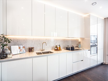 2 Bed Flat, Thornes House, SW11