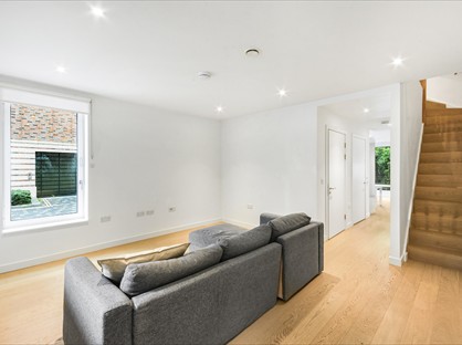 3 Bed Flat, Heygate Street, SE17