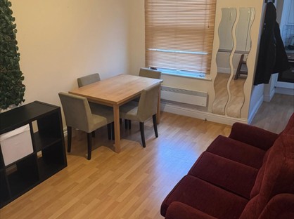 Studio Flat, Frobisher Road, N8