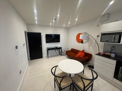 2 Bed Flat, Uxbridge Road, UB1