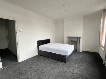 4 Bed End Terrace, Byron Road, ME7