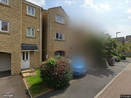 5 Bed Detached House, Old Station Court, WF16